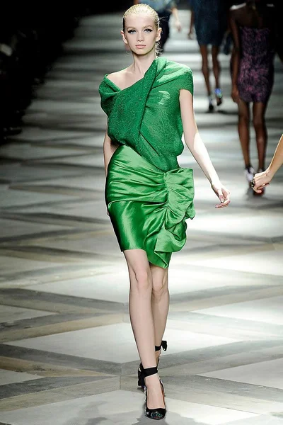 Look 49